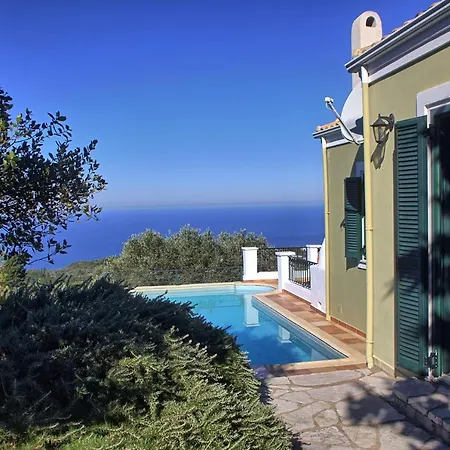 Ostria Hébergement de vacances Tsoukaládhes